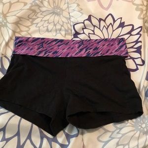 Flowy-relaxed shorts